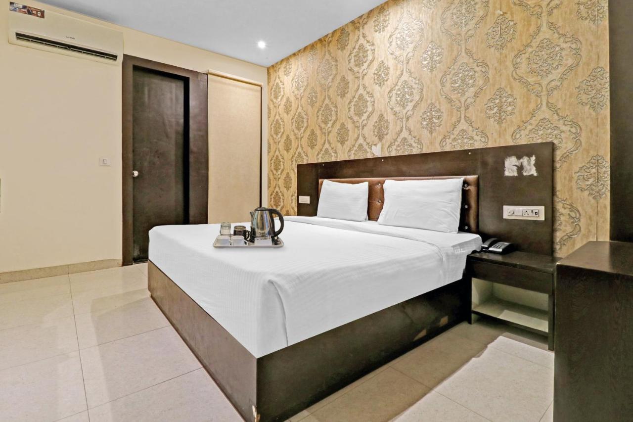 Oyo 23368 Boutique Hotel Paragon New Delhi Eksteriør billede