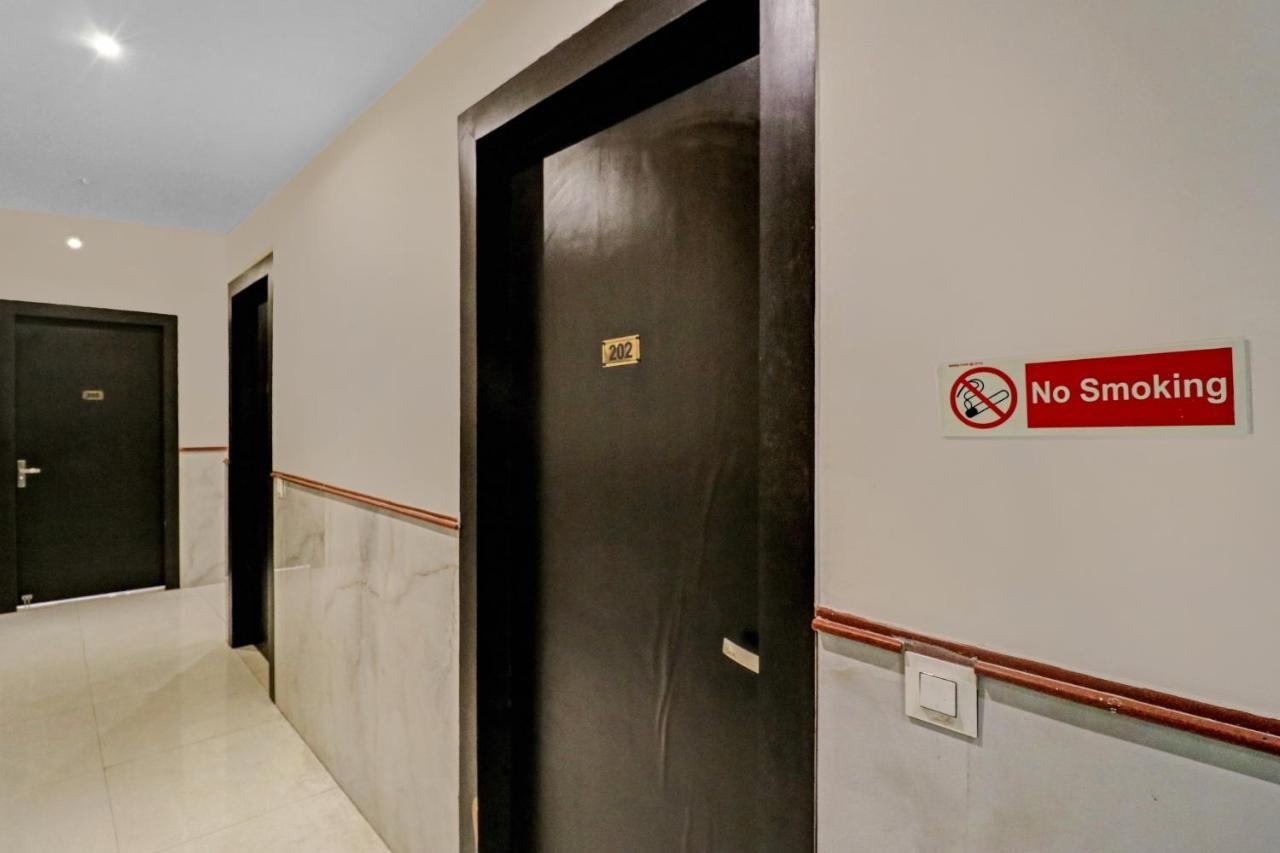 Oyo 23368 Boutique Hotel Paragon New Delhi Eksteriør billede