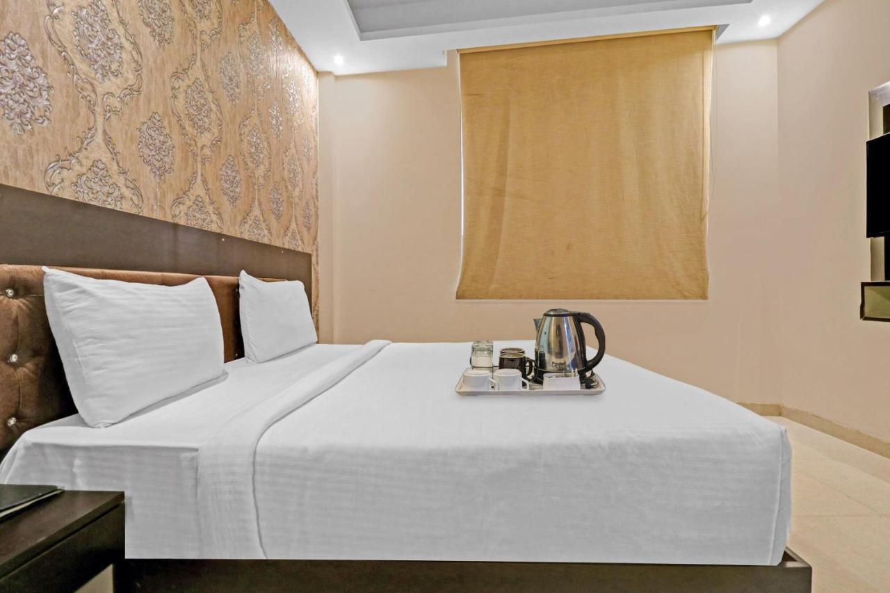 Oyo 23368 Boutique Hotel Paragon New Delhi Eksteriør billede