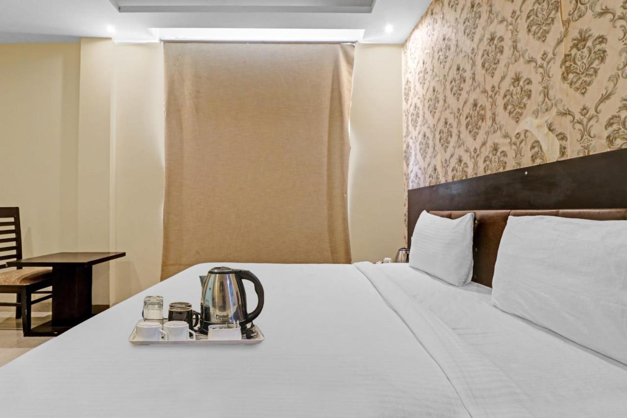 Oyo 23368 Boutique Hotel Paragon New Delhi Eksteriør billede