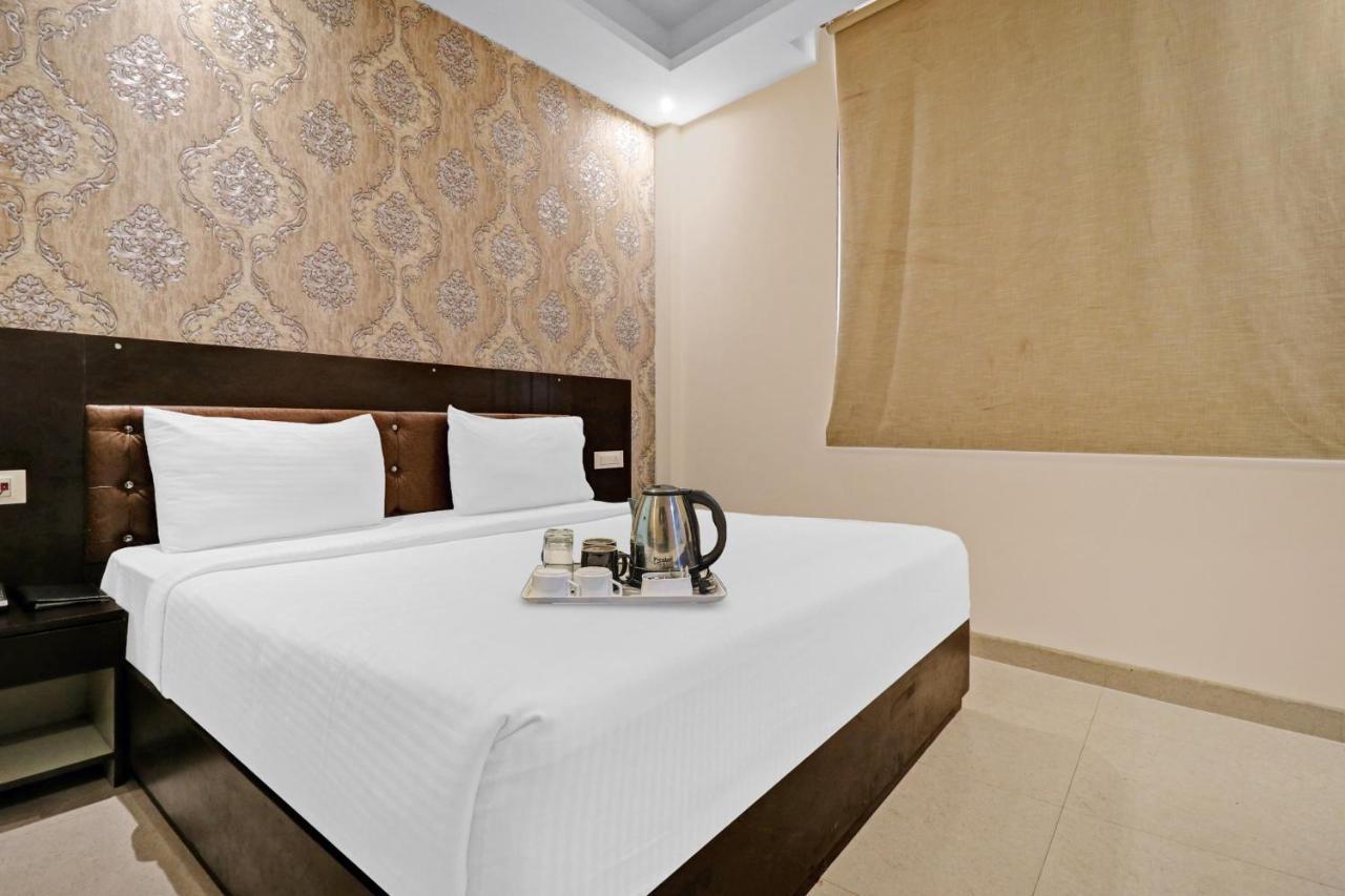 Oyo 23368 Boutique Hotel Paragon New Delhi Eksteriør billede