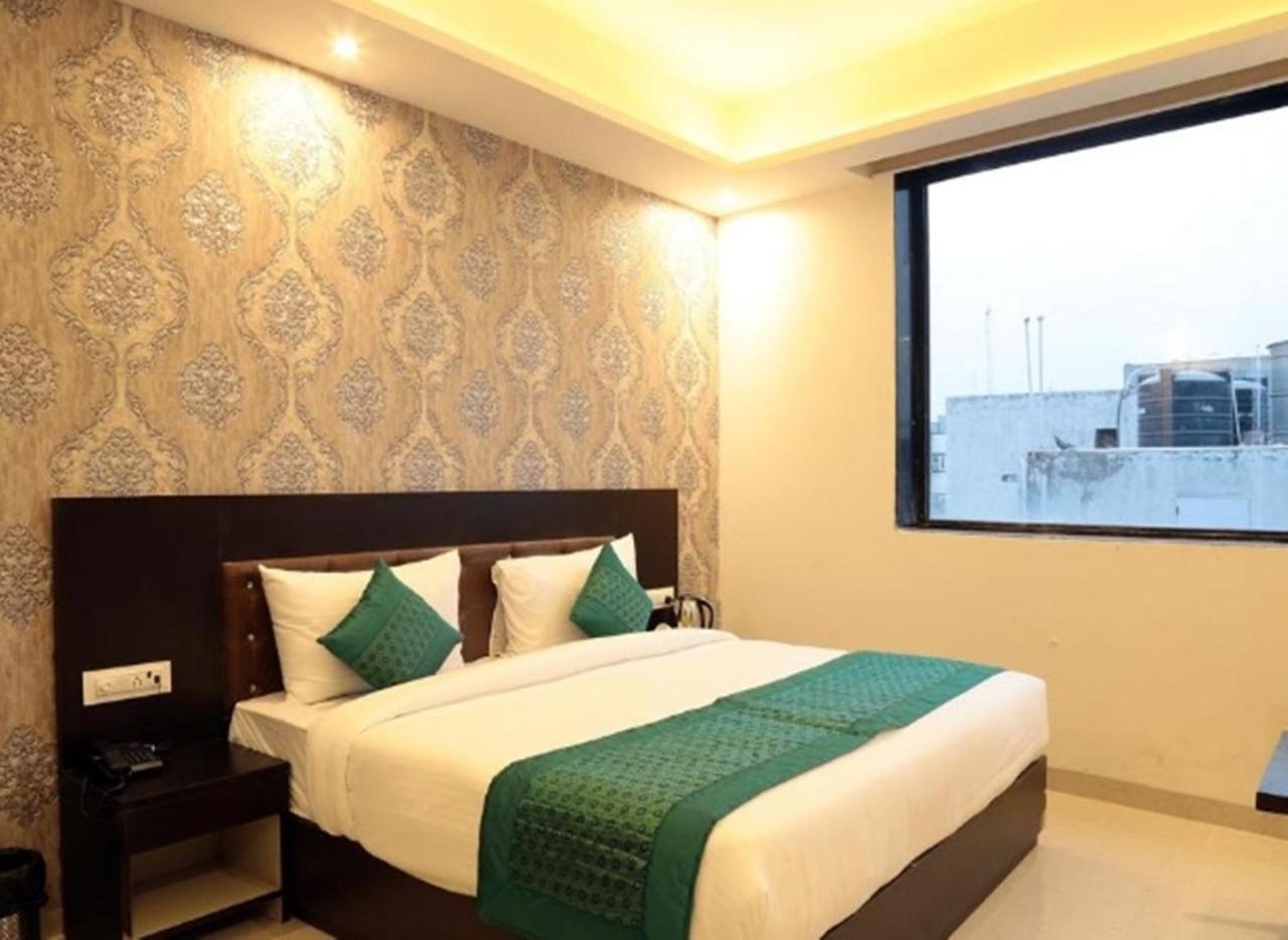 Oyo 23368 Boutique Hotel Paragon New Delhi Eksteriør billede
